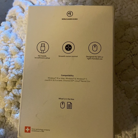 Logitech
Logitech B100 Mouse Optical‎ Wired - Black - Picture 4 of 4